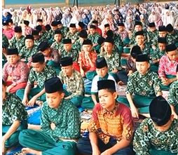 Bentuk Karakter Religius, MTsN 1 Sarolangun Konsisten Terapkan Pembiasaan Shalat Dzuhur Berjamaah Bentuk Karakter Religius, MTsN 1 Sarolangun Konsisten Terapkan Pembiasaan Shalat Dzuhur Berjamaah