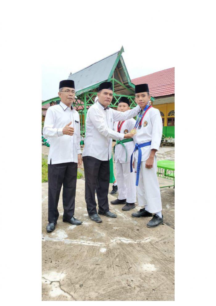 Empat Siswa-siswi MTsN 1 Sarolangun Berhasil Raih Medali Emas dan Perak Pada  Kejuaraan Taekwondo Antar Pelajar di Jakabaring (Palembang)