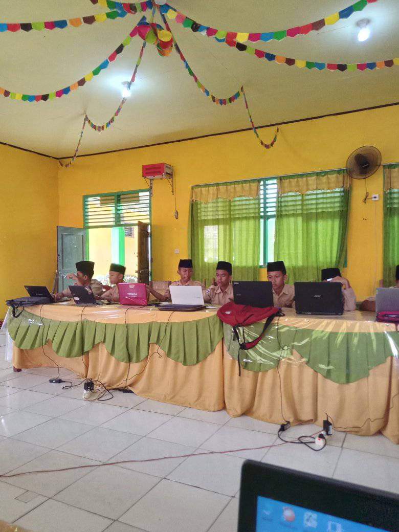 MTsN 1 Sarolangun Sukses Selenggarakan Simulasi ANBK 2024