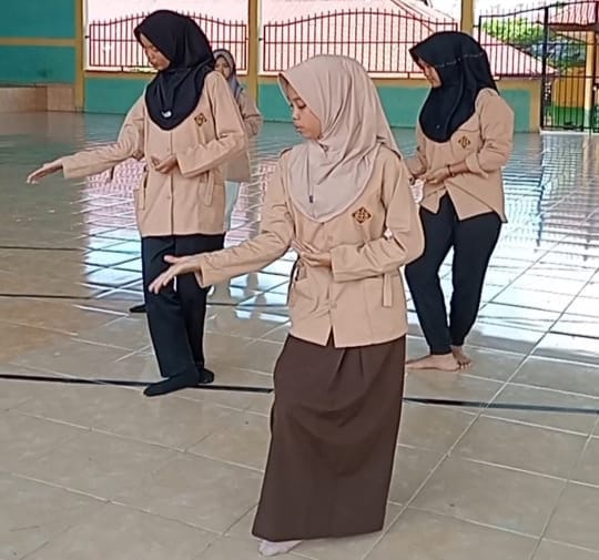 Ekstrakurikuler Tari MTsN 1 Sarolangun Wadah Kembangkan Bakat Siswa