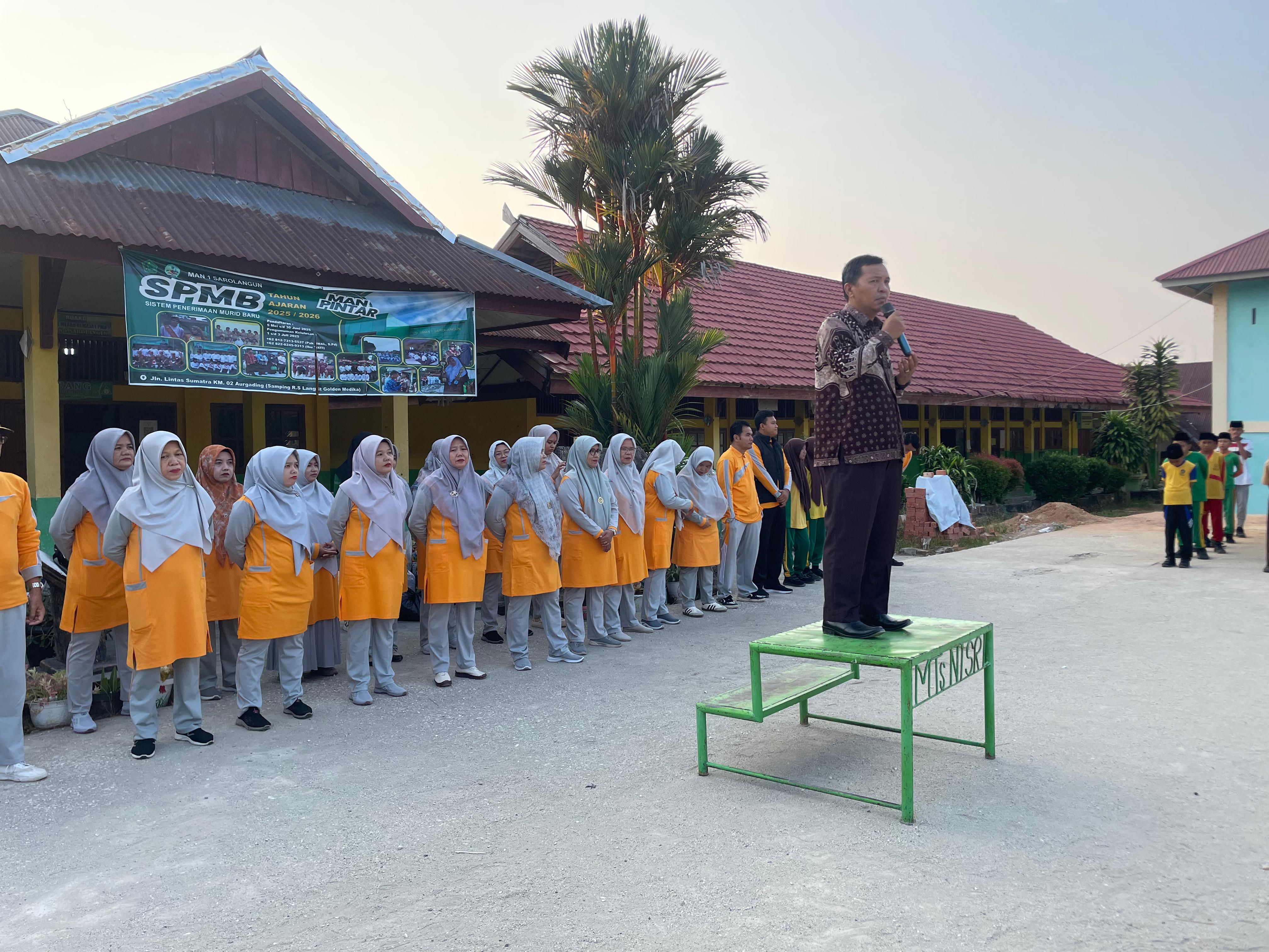 MTsN 1 Sarolangun Gelar Apel Peringatan Hari Anak Nasional   