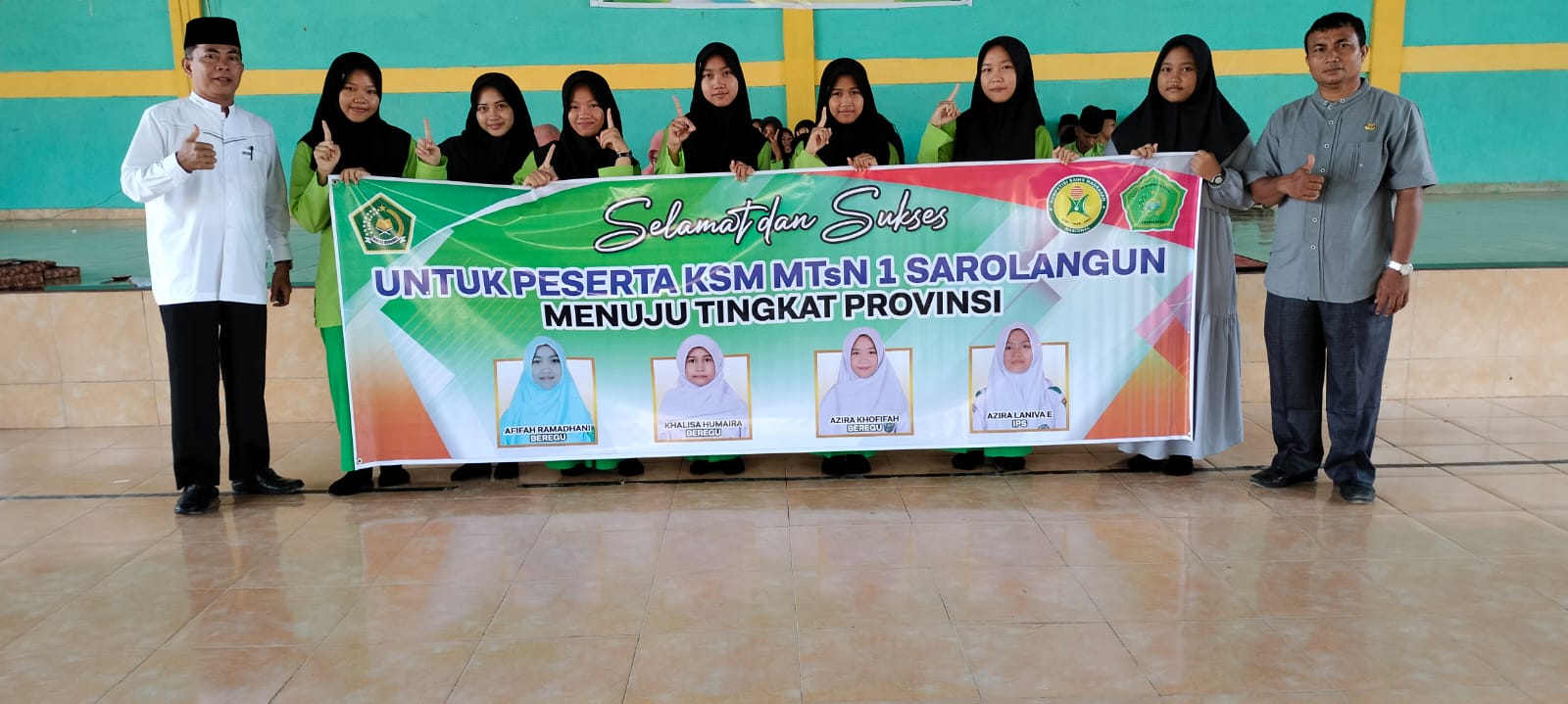 Kepala MTsN 1 Sarolangun  Beri Reward Kepada Siswa Juara KSM