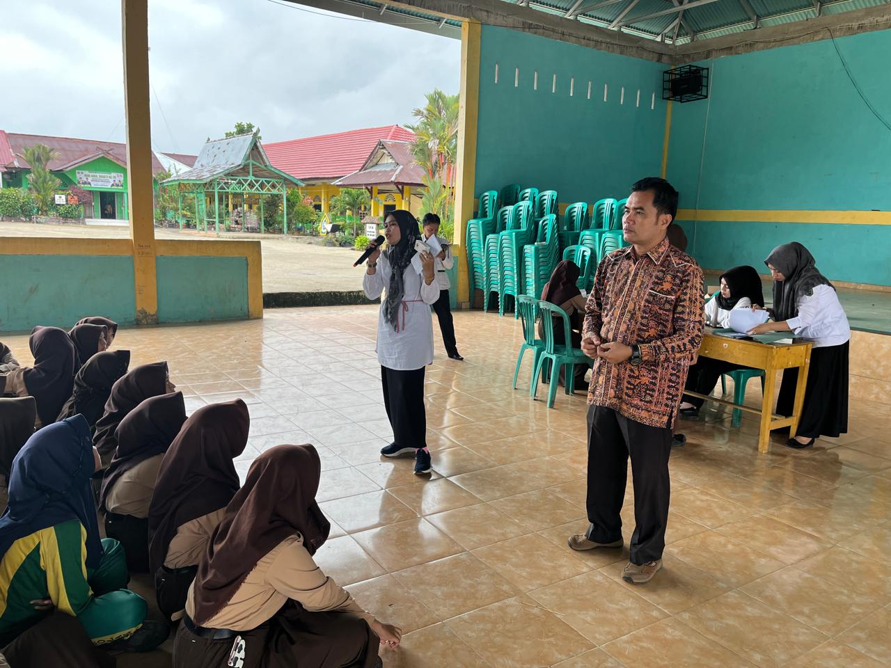Pemeriksaan Kesehatan Berkala Guru dan Pegawai MTs Negeri 1 Sarolangun