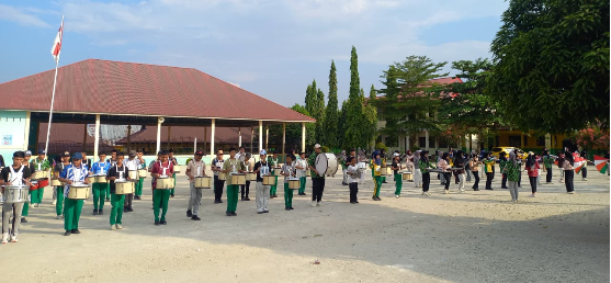 Semangat Anggota Drumband MTsN 1 Sarolangun Jelang Karnaval HUT RI Semangat Anggota Drumband MTsN 1 Sarolangun Jelang Karnaval HUT RI