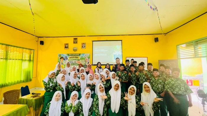 MTsN 1 Sarolangun dan BKKBN Sosialisasikan Kesehatan Reproduksi Remaja MTsN 1 Sarolangun dan BKKBN Sosialisasikan Kesehatan Reproduksi Remaja