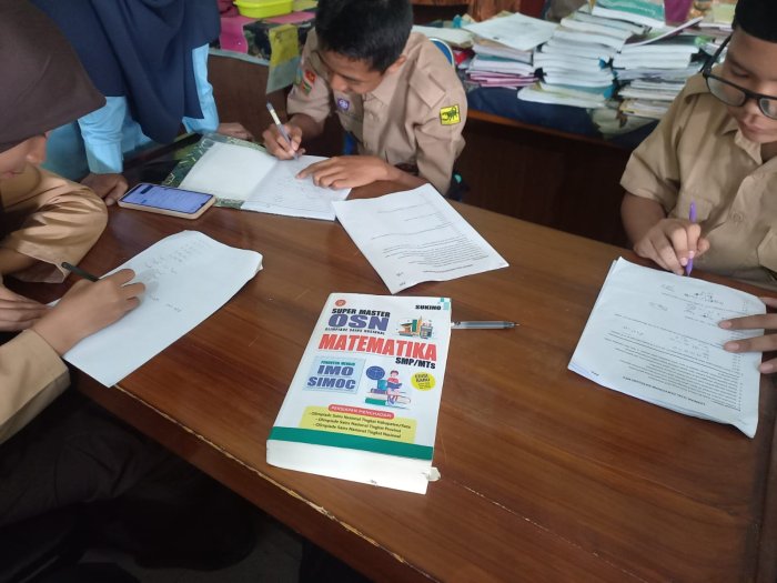 MTsN 1 Sarolangun Siapkan Tim Olimpiade Matematika Hadapi Empat Kompetisi