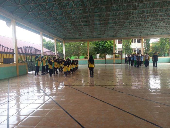 Tim Gerak Jalan MTsN 1 Sarolangun Intensifkan Latihan Jelang Lomba Tim Gerak Jalan MTsN 1 Sarolangun Intensifkan Latihan Jelang Lomba